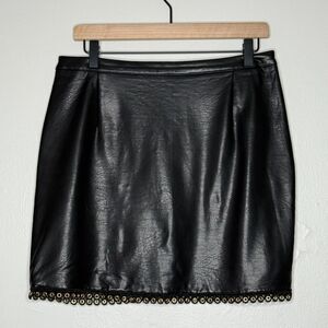 MinkPink Womens Faux Leather Mini Skirt M Black Gold Grommet Punk Gothcore